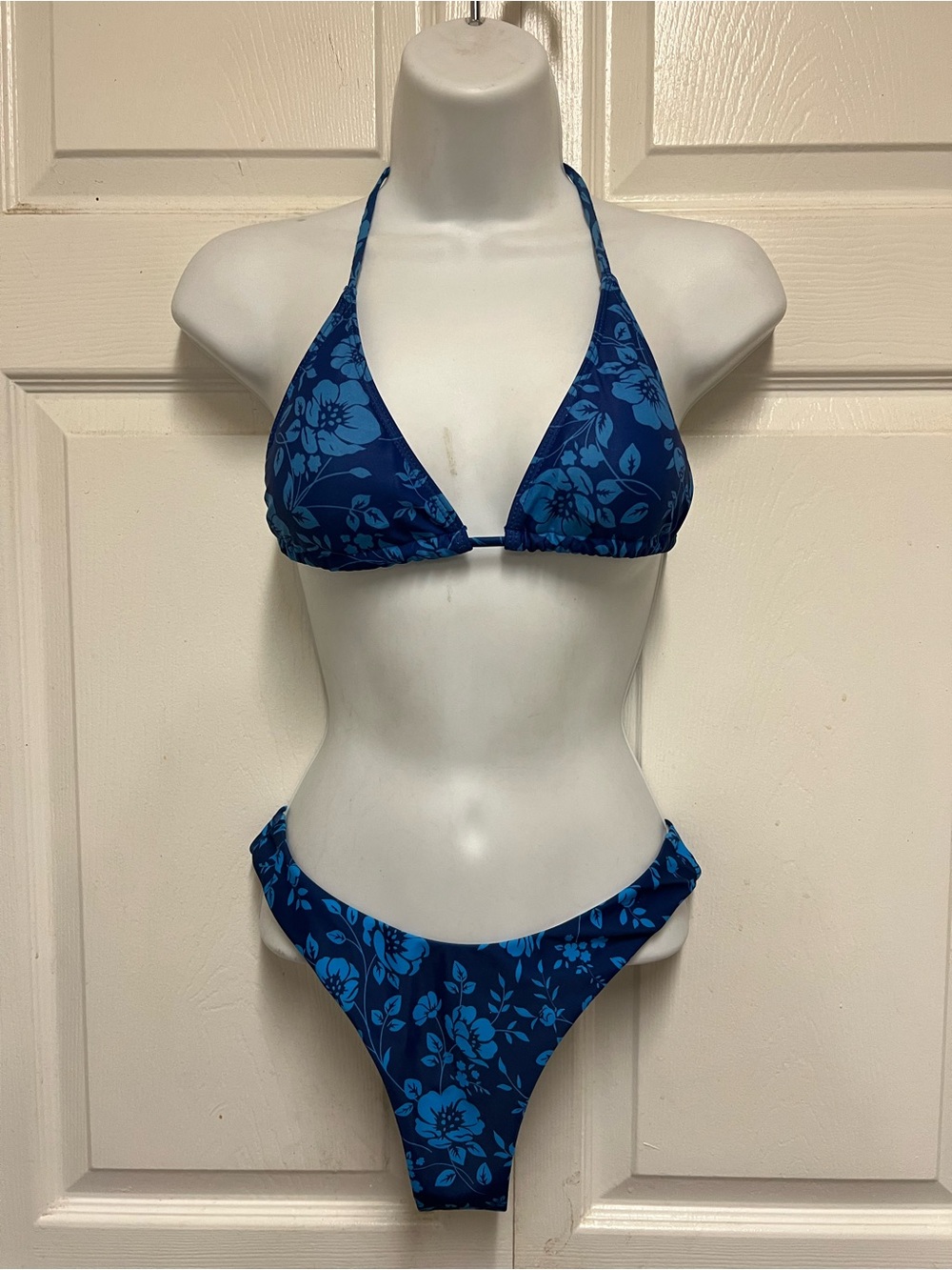 UNBRANDED Blue Floral Bikini Set - Picture 3 of 9